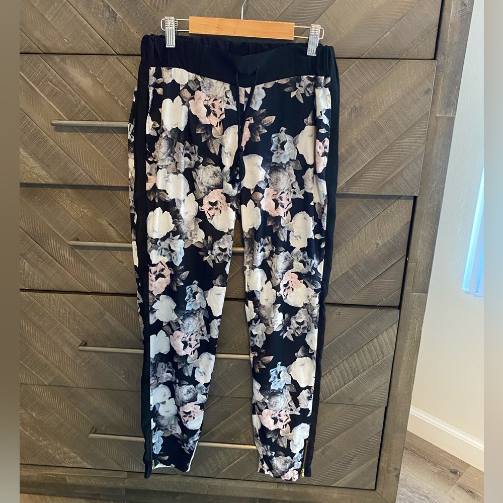 Joggers by Guess - xs
